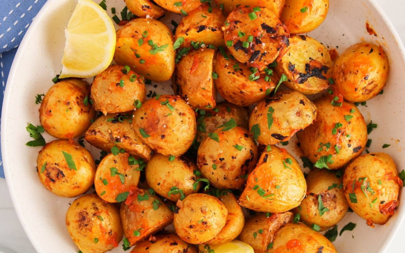 Lemon Potatoes: A Zesty Mediterranean Delight